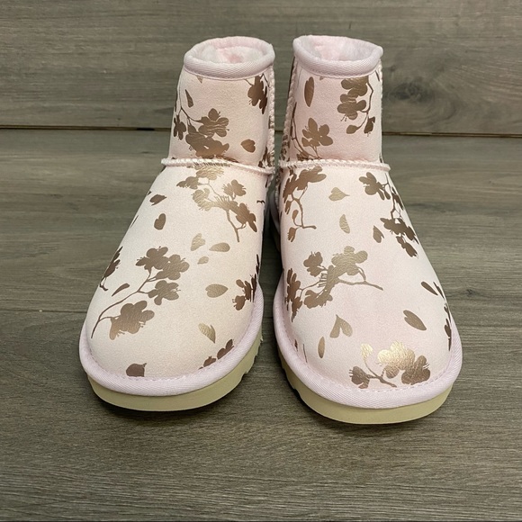 UGG | Classic Mini Floral Foil Boots Seashell Pink New In Box - Picture 5 of 10